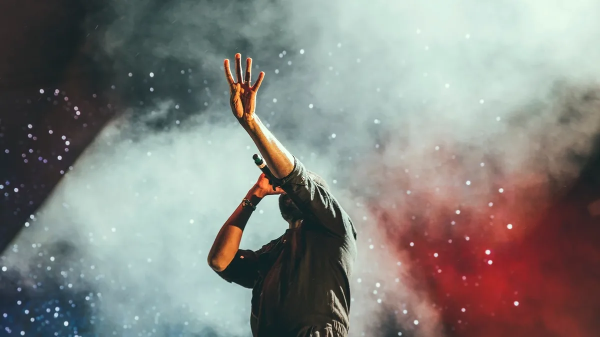 Cover artwork for the BeatGrow article: Spotify Canvas: A Practical Guide for Electronic Artists