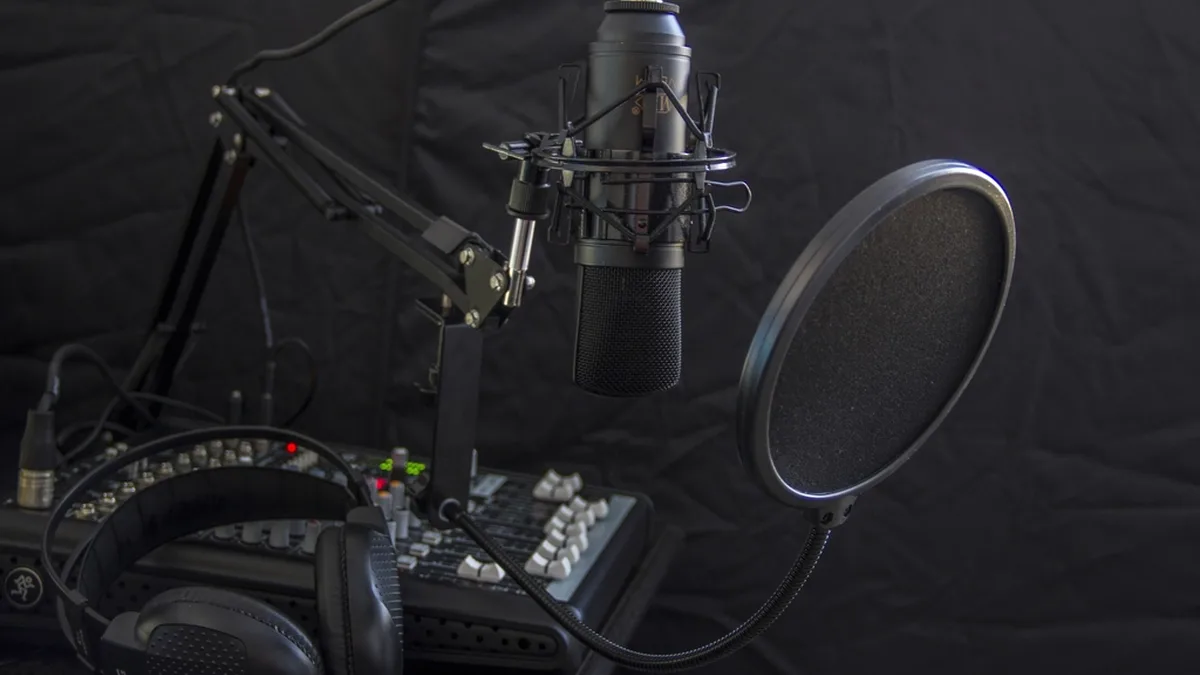Cover artwork for the BeatGrow article: Curator Feedback: How to Use Reviews to Improve Your Productions